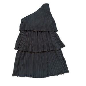 Black One-Shoulder Pleated Dress